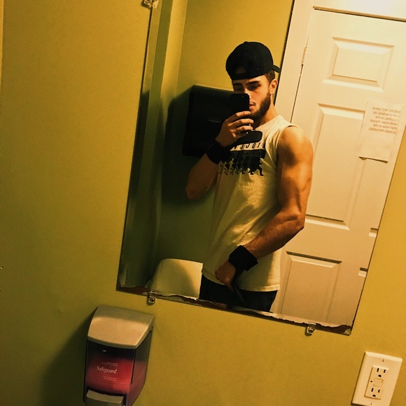 Meet your Posher, Alex - Picture 1 of 1